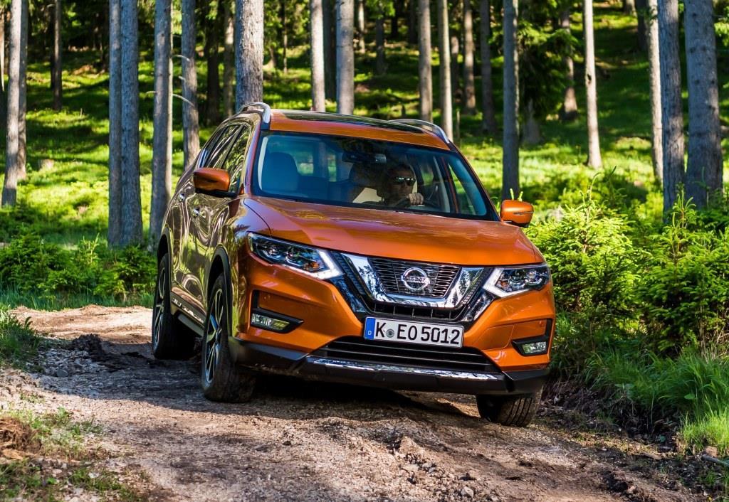 Ниссан х трейл бензин. Nissan x-Trail 2017. Ниссан x Trail 2018 передний. Ниссан х Трейл 2019 т 3. Nissan x-Trail 2017 салатовый.